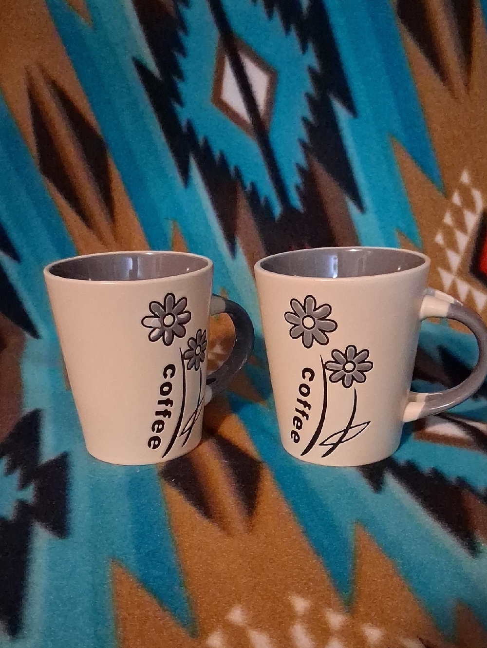 Cream Ceramic Coffee Mug Set with Gray Interior and Handle - Floral Design